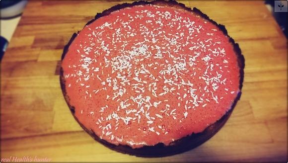 Kokosowa tarta z czekoladowo-bananowym kremem i pianką z truskawek