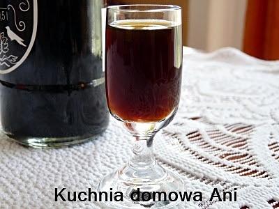 Orzechówka z zielonych orzechów włoskich – nalewka lecznicza