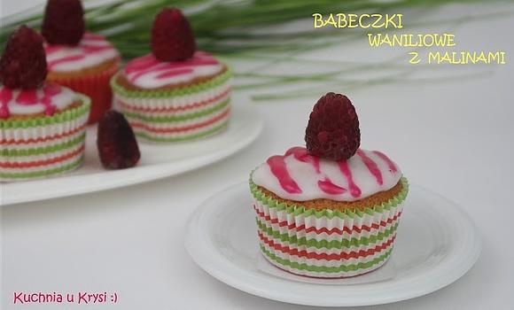Babeczki waniliowe z malinami