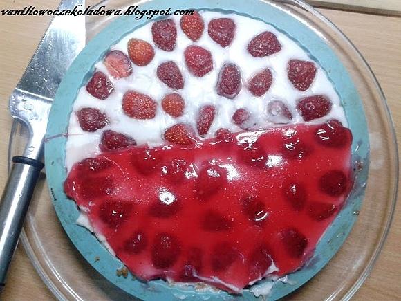 Bezglutenowa wegańska tarta kokosowa z truskawkami