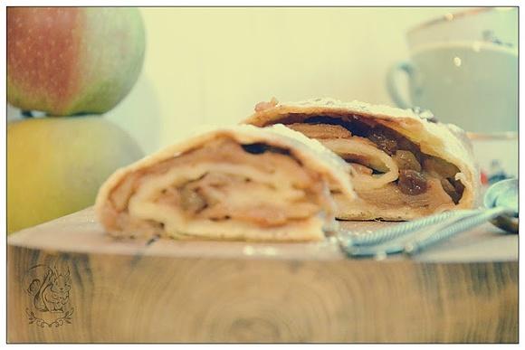 Strudel z jabłkami czyli Apfelstrudel - słodki czwartek odc.107.