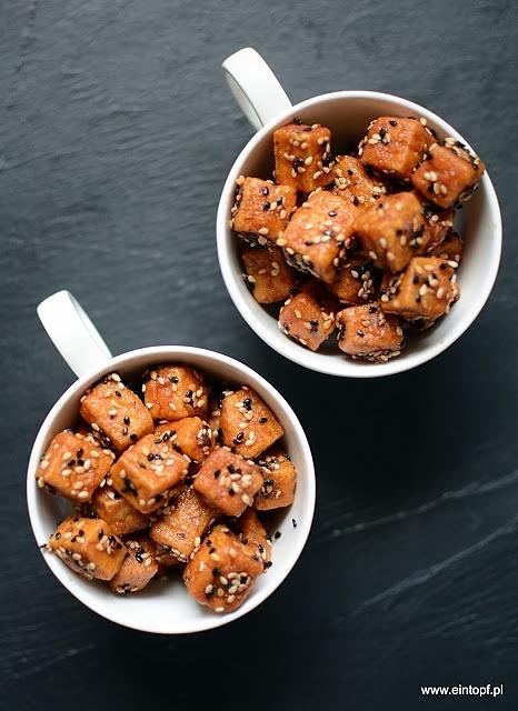 Koreańskie chipsy z tofu i pastą gochujang