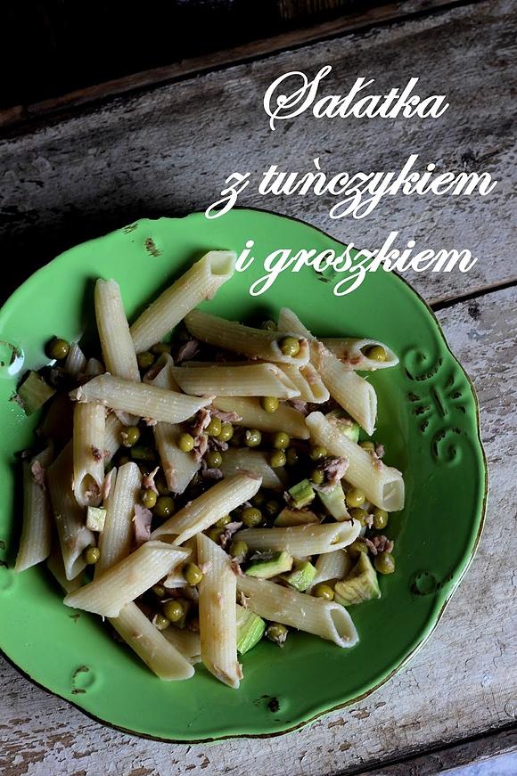 Sałatka z tuńczykiem i groszkiem