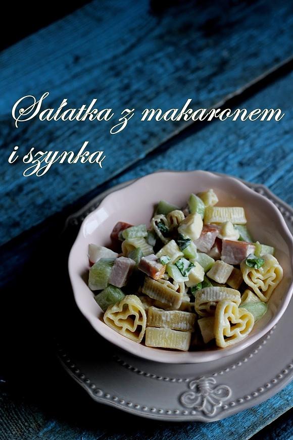 Sałatka makaronowa z szynką