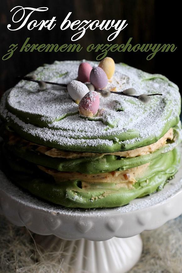 Tort bezowy z kremem orzechowym