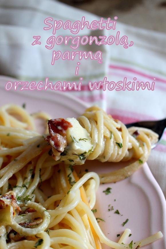Spaghetti z gorgonzolą, parmezanem i orzechami włoskimi