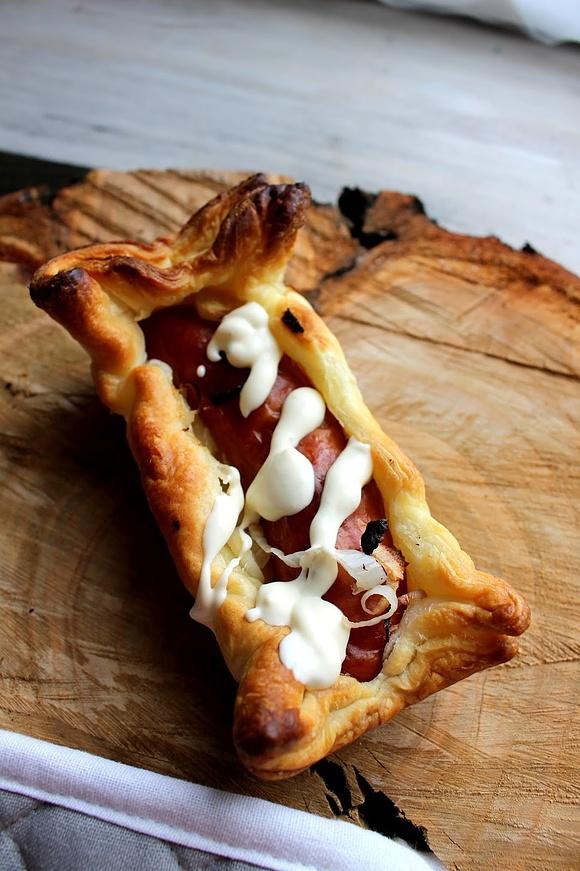 Najprostszy hot-dog z ciasta francuskiego