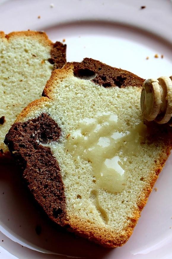 Babka biszkoptowa z kakao i cytrynowym miodem