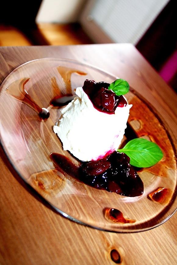 Panacotta ze śmietanką i dodatkami