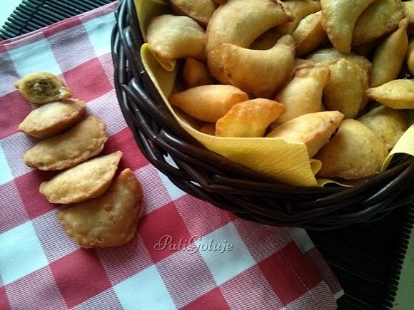 Czebureki - tradycyjne tatarskie pierożki z mięsem