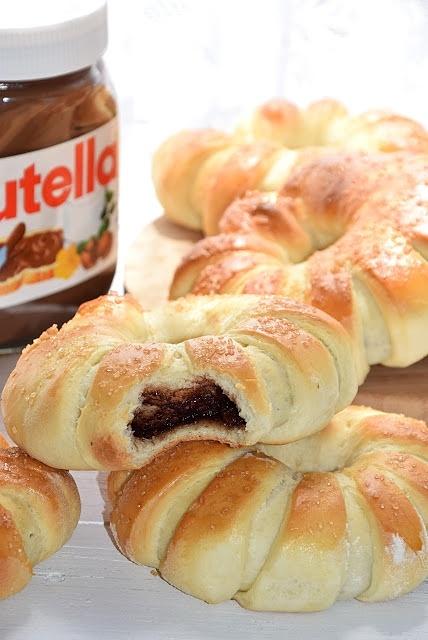 Drożdżówki z Nutellą