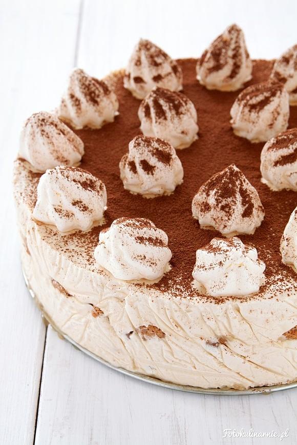 Tort lodowy bezowo-kawowy z amaretti