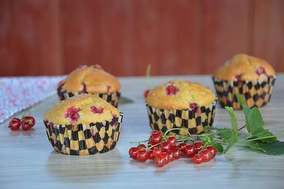 Muffinki z czerwonej porzeczki