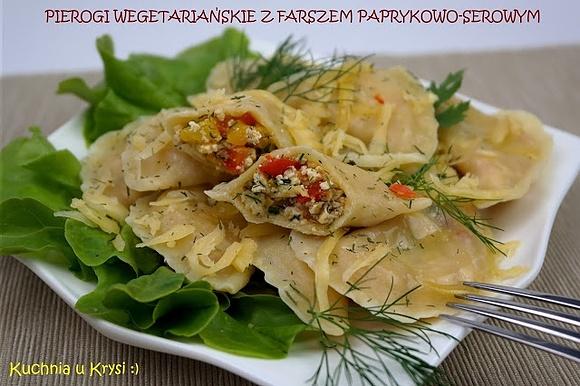 Pierogi wegetariańskie z farszem paprykowo-serowym