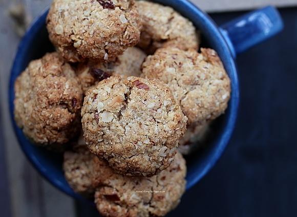 Ciastka owsiane z kokosem i migdałami bez glutenu