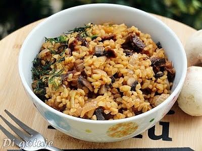 Kasza bulgur z pieczarkami i suszonymi pomidorami