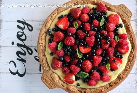 Tarta z letnimi owocami