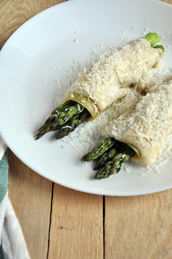 Cannelloni ze szparagami zapiekane pod beszamelem
