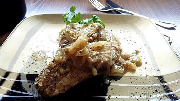 Kotlety schabowe w cebuli bez panierki