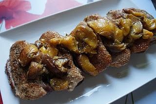 Pieczone piersi z kaczki z brzoskwiniami