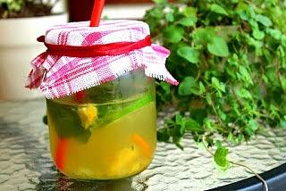 Lemoniada orzeźwiająca z limonki i pomarańczy na upały