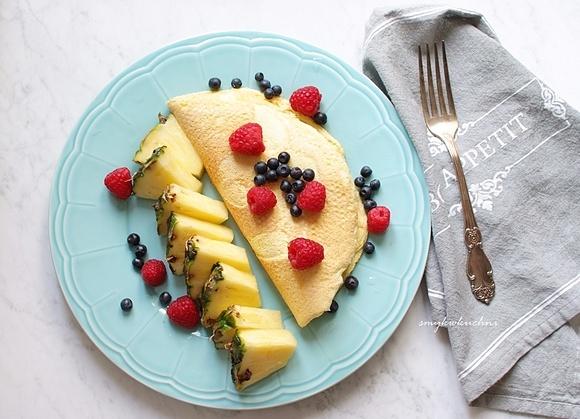 Dietetyczny omlet z owocami