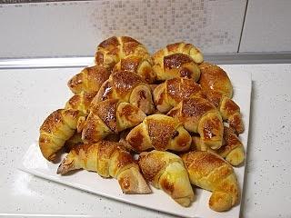 Mini rogaliki z cytrynową ricottą i czekoladą