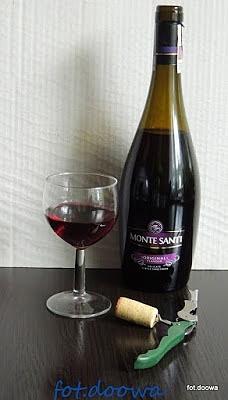 Omleciki z truskawkami i winem Monte Santi