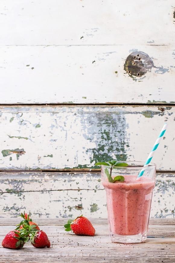 Smoothie z truskawkami i nasionami chia