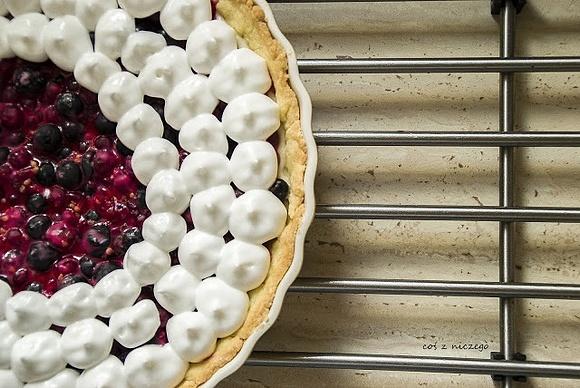 Tarta z porzeczką i bezą