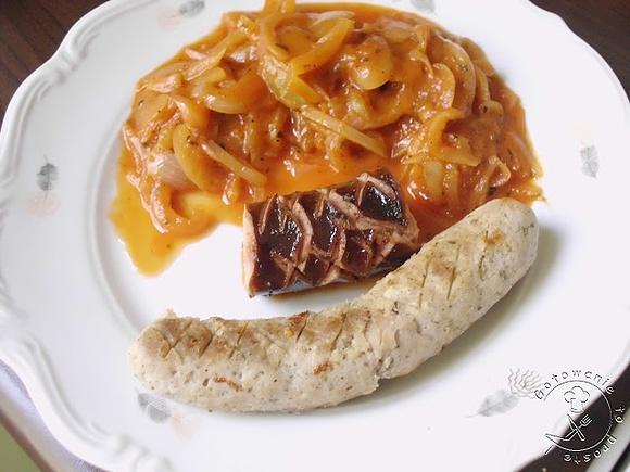 Bigos z cebuli i kiełbaski