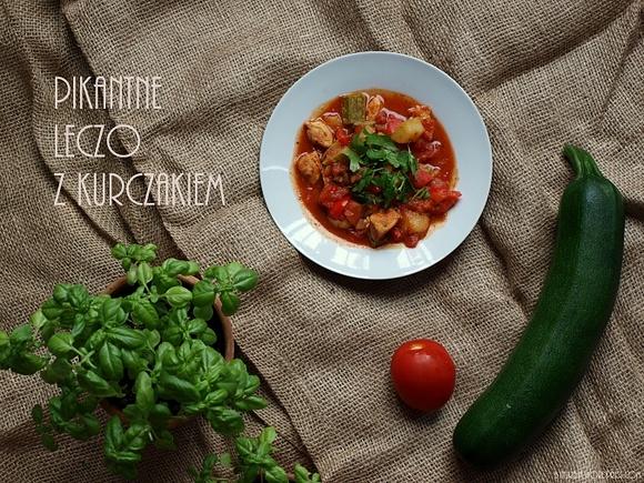 Pikantne leczo z kurczakiem