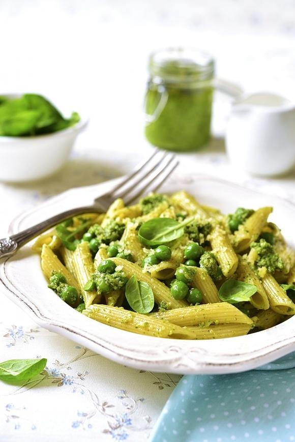 Makaron z pesto i groszkiem cukrowym