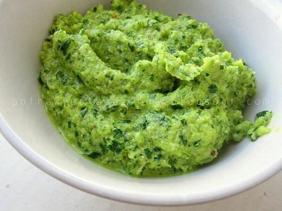 Cukiniowe pesto z makaronem i warzywami