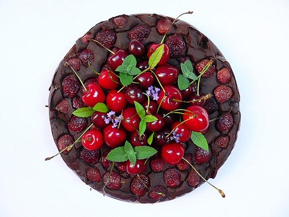 Brownie z czerwonej fasoli i wiśniami