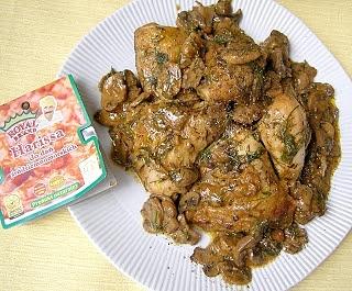 Kurczak na ostro z pieczarkami i śmietaną