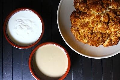 Pieczony kalafior z tahini