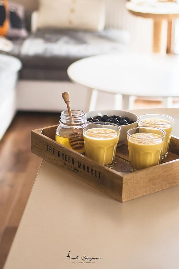 Mango lassi z nutką kokosa
