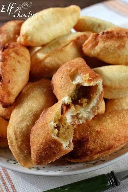 Pyriżky z soczewicą - ukraińskie smażone pierożki drożdżowe
