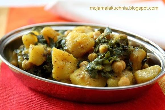 Curry z ziemniaków ciecierzycy i jarmużu