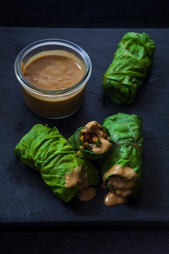 Spring rolls z buraka liściowego z sosem sezamowym