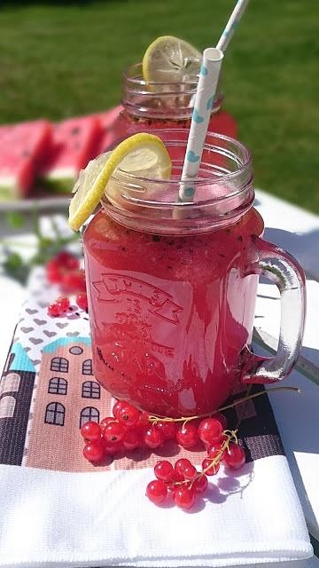 Lemoniada arbuzowa z kolendrą