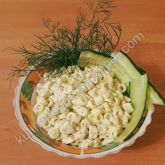 Sałatka makaronowa z kurczakiem