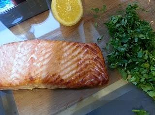 Penne z łososiem w sosie śmietanowo cytrynowym
