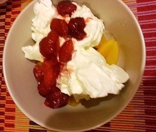 Deser z mascarpone i owocami