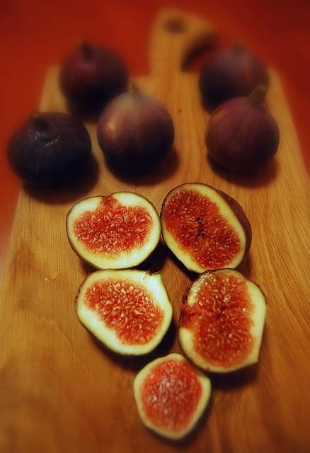 Tartaletki z figami ricottą i orzechami włoskimi