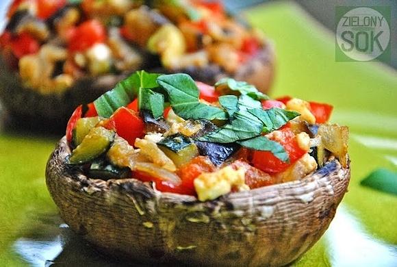 Nadziewane pieczarki portobello