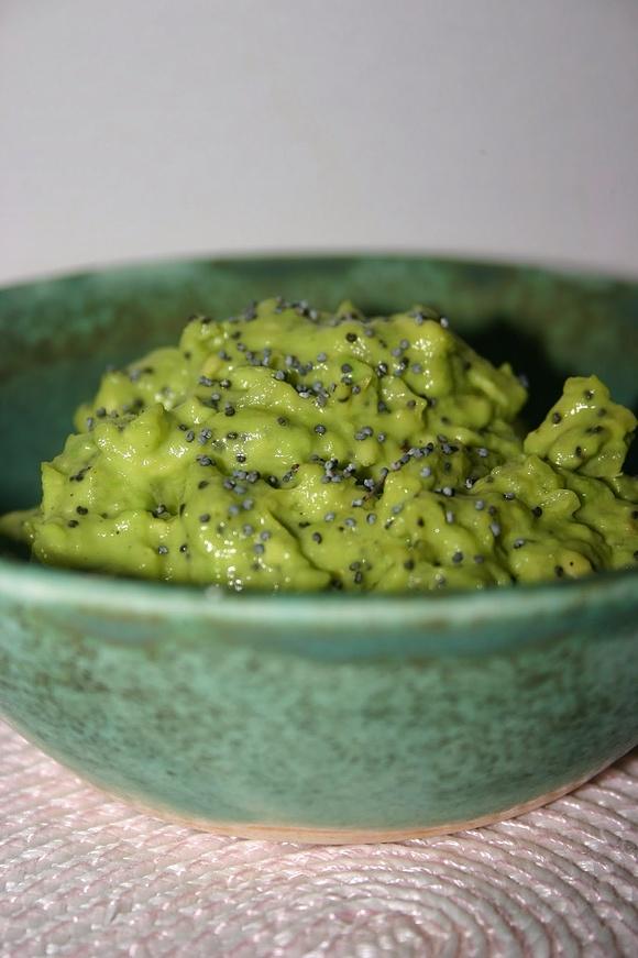 Pasta z avocado i gruszki