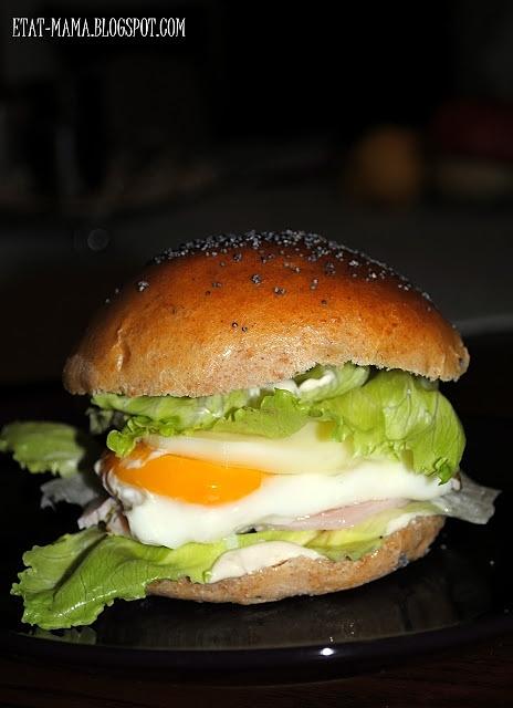 Śniadaniowy burger