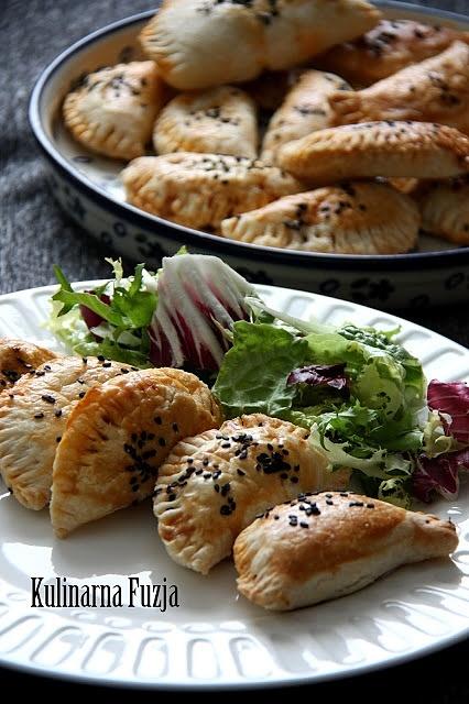 Chrupiące pierożki z dodatkami